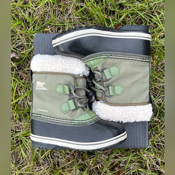 EUC Sorel Children’s Yoot PAC Nylon Waterproof Boots Size 11 in Hunter Green - Picture 2 of 16
